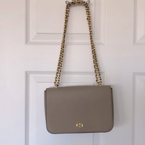 Tory Burch shoulder bag. In fantastic condition.